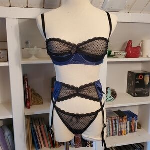 Oh La La Cheri Lingerie 3 Piece Set Blue and Black Size Medium Bra Garter Belt